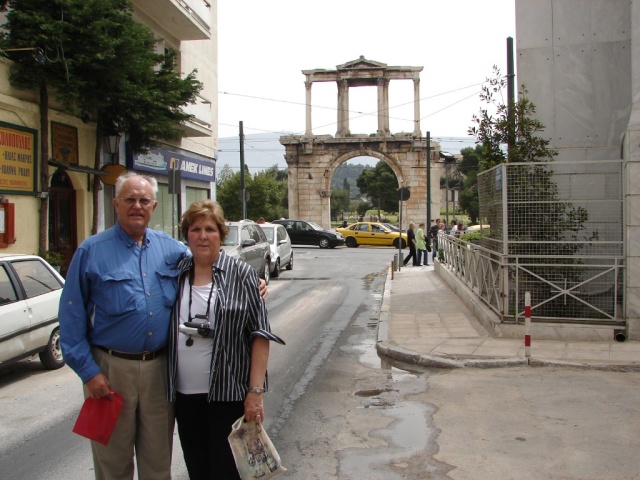 Hadrians arch Athens.jpg